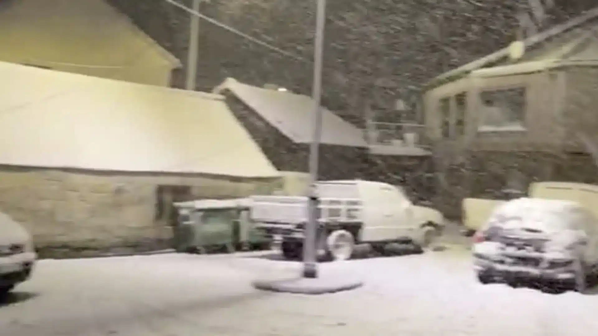 La neige recouvre déjà de son manteau blanc plusieurs régions du pays. Voici les images.