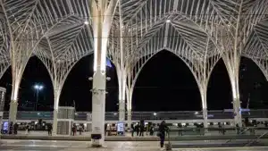 La police a localisé à Lisbonne un mineur qui a fui la maison de son père en France.