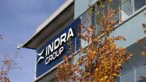 La société technologique espagnole Indra conclut l'achat de Hispasat pour 725 millions.