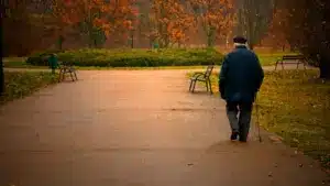 La solitude affecte 10 % de la population et constitue déjà un risque pour la santé publique.