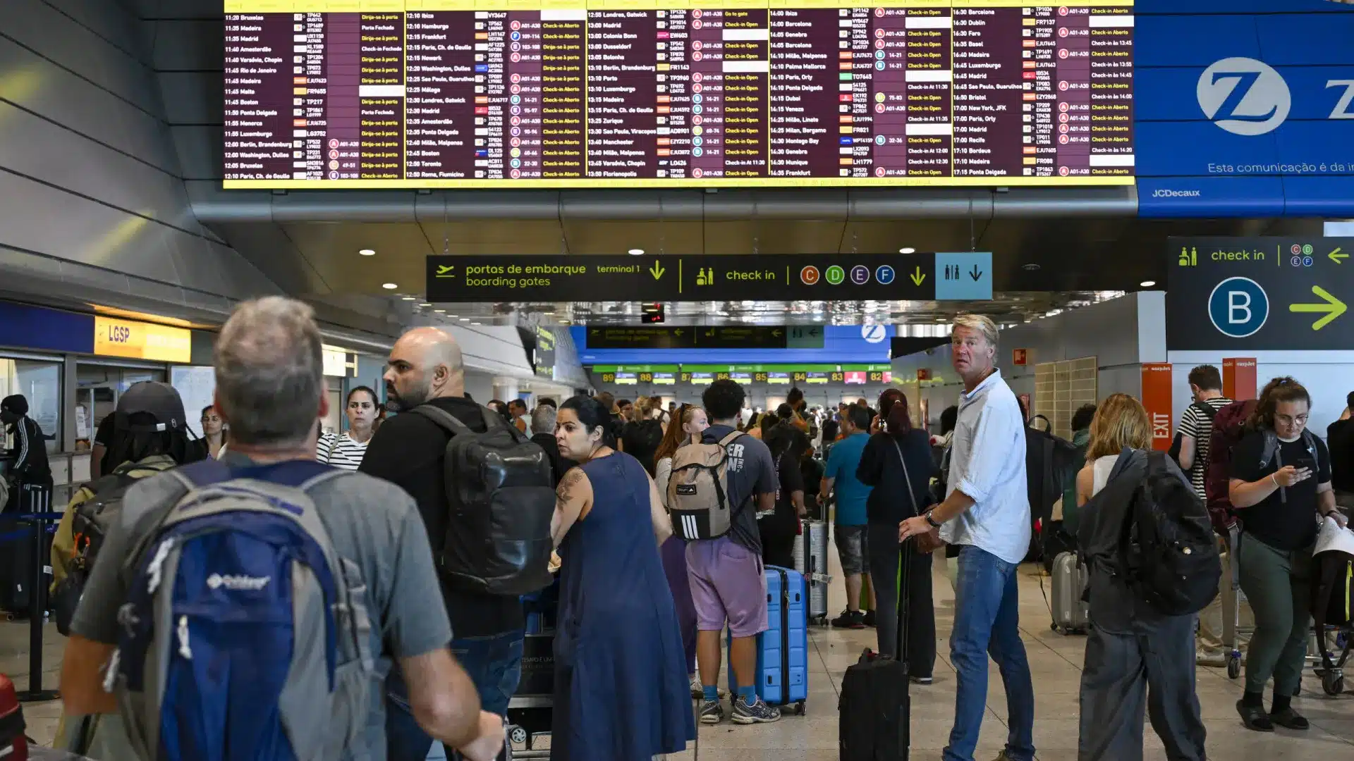 L'aéroport de Lisbonne renforcé avec 80 policiers pendant Noël et le Nouvel An.