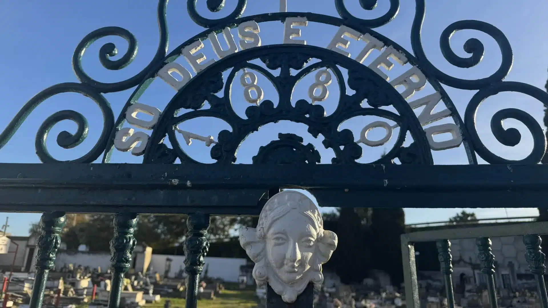 Le cardinal rapporte un "scénario dantesque" à Alhos Vedros : "Corps démembrés".