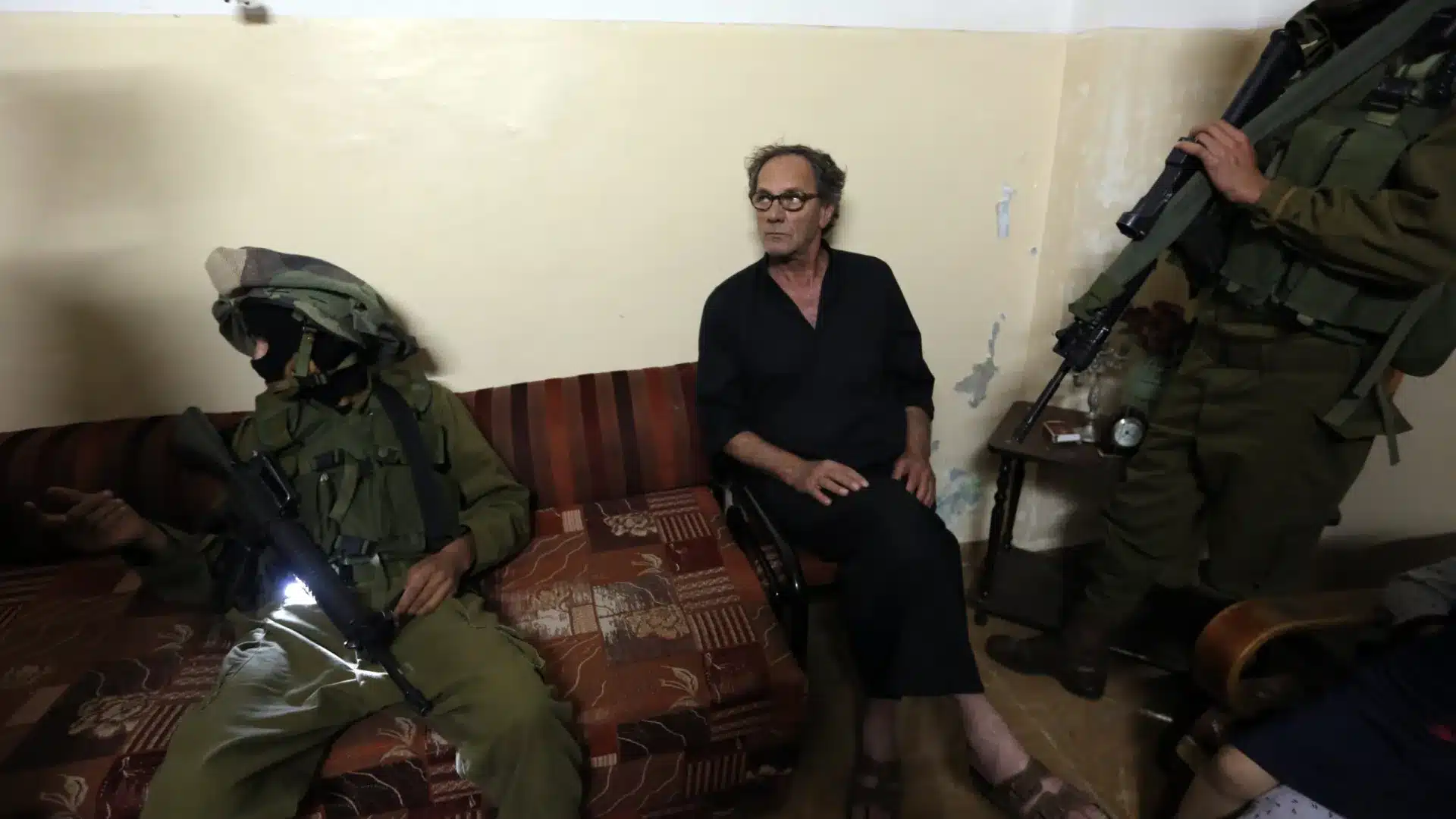 Le cinéaste palestinien connu pour "Jenin, Jenin" meurt à 72 ans.