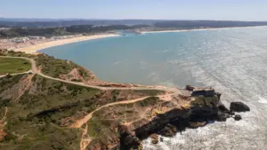 Le conseil municipal demande une évaluation urgente des jetées du port de Nazaré.