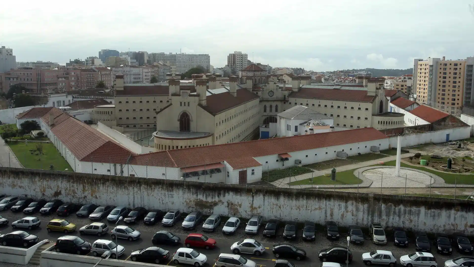 Le gouvernement étudie un nouveau plan pour la fermeture de la prison de Lisbonne.