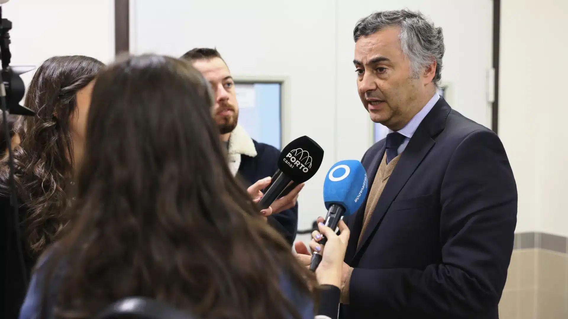 Le ministre a fait un lien entre les boursiers et la dégradation ? "Totalement faux"