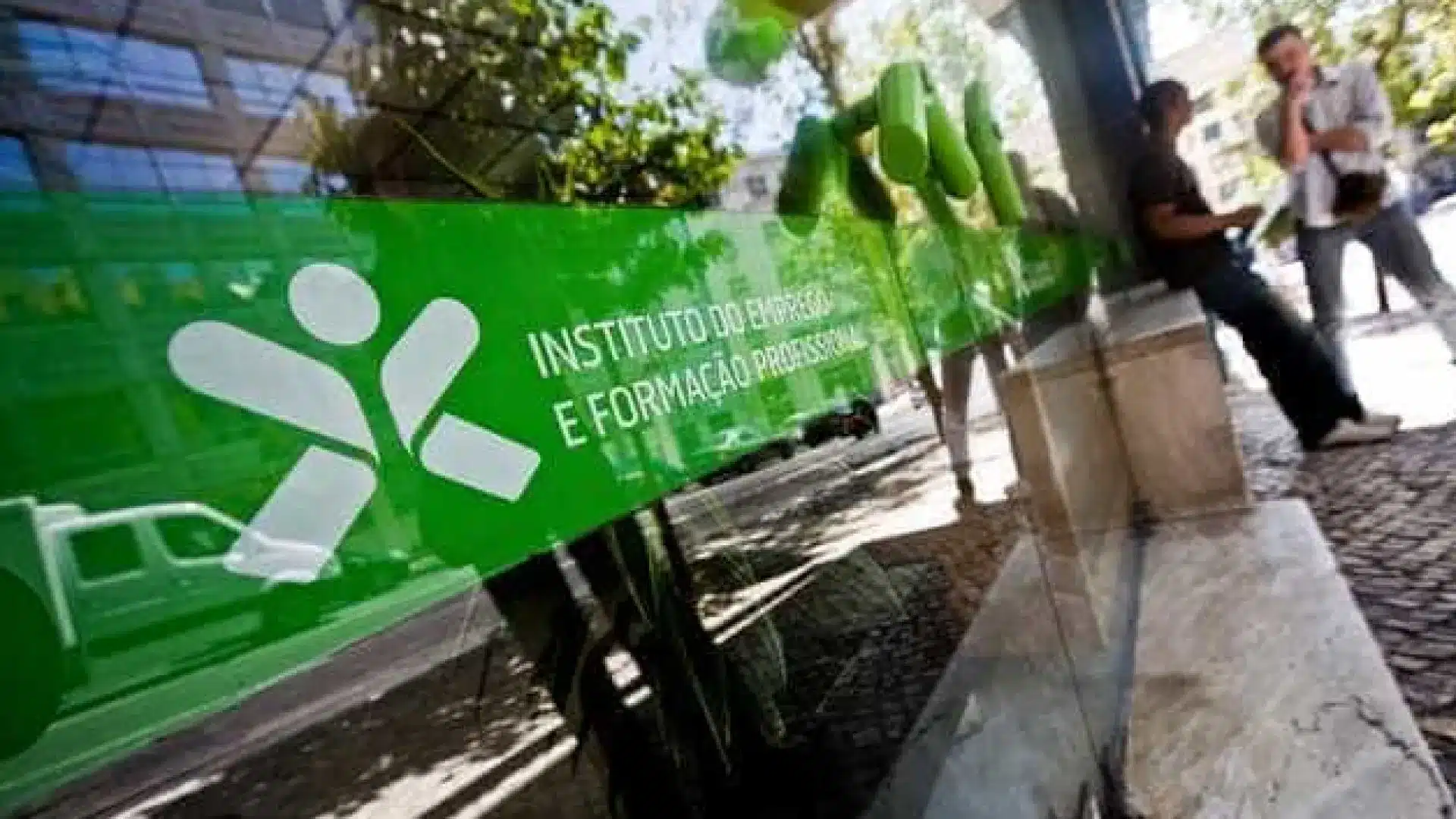 Le nombre de chômeurs dans les centres d'emploi baisse de 7,2 % en novembre.