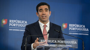 "Le pays est serein" et le gouvernement "respecte la minorité qui s'est exprimée aujourd'hui".