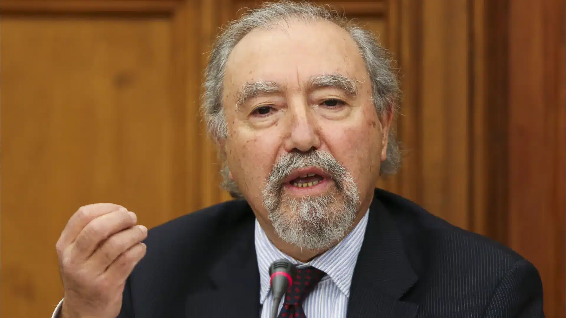 Le Portugal a "sauté" vers la CEE en apportant "jeunesse", Afrique et l'Atlantique.