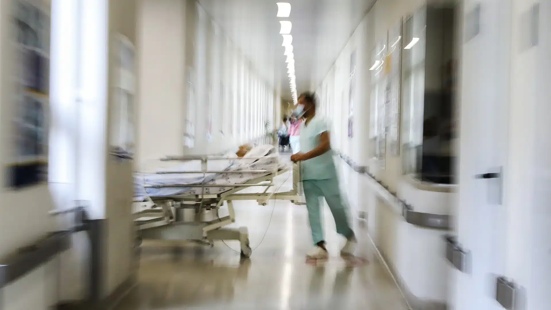 Le Portugal enregistre une hausse des infections respiratoires et un excès de mortalité dans le Nord.