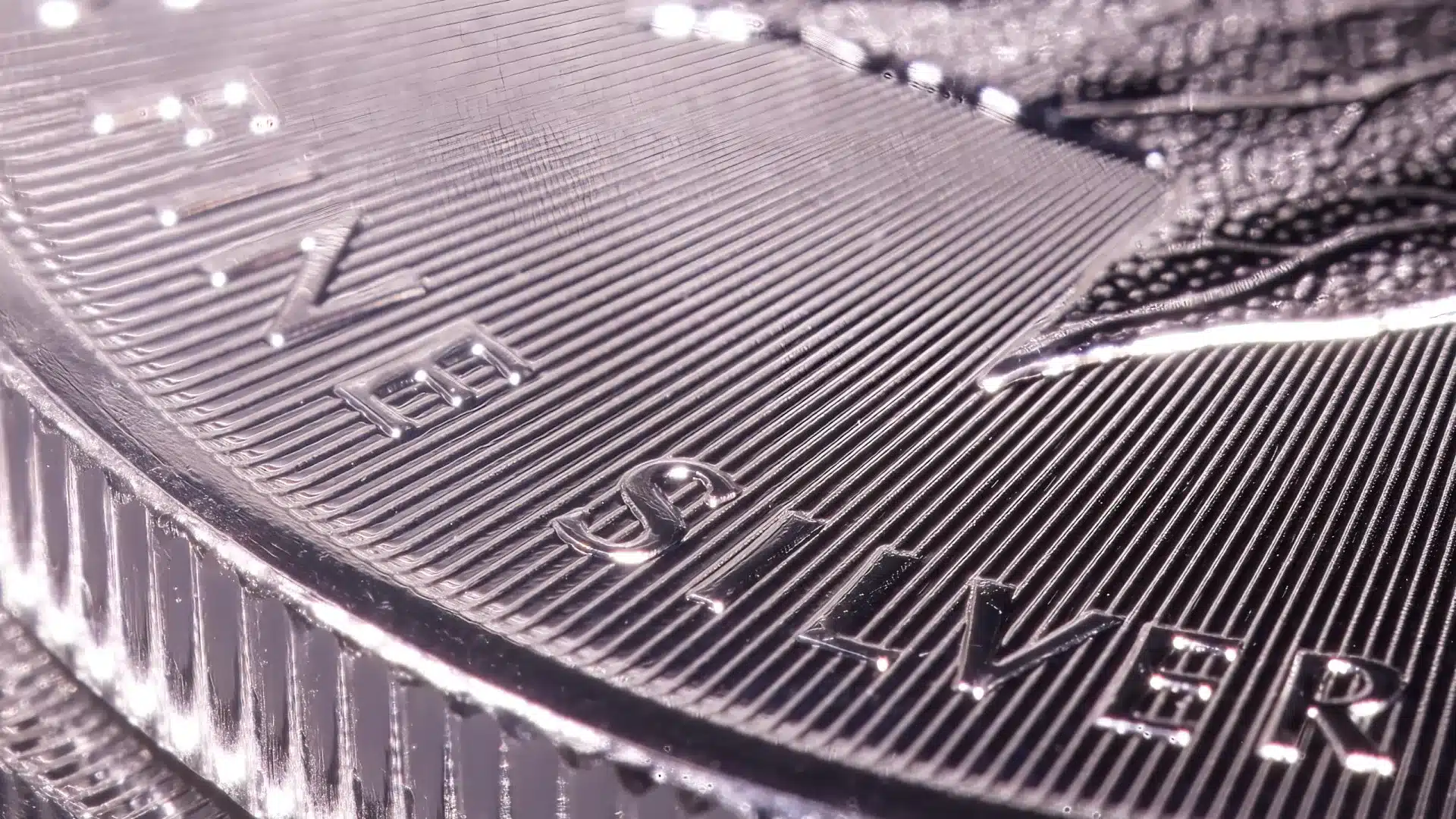 Le prix de l'argent double plus de deux fois en 2025 et dépasse la valorisation de l'or.