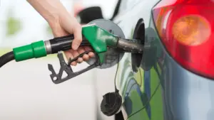 Le prix moyen de l'essence a baissé de 0,4 % et celui du diesel de 0,7 % en octobre.