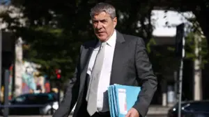 Le tribunal défend que José Sócrates ne veut pas fuir la justice.