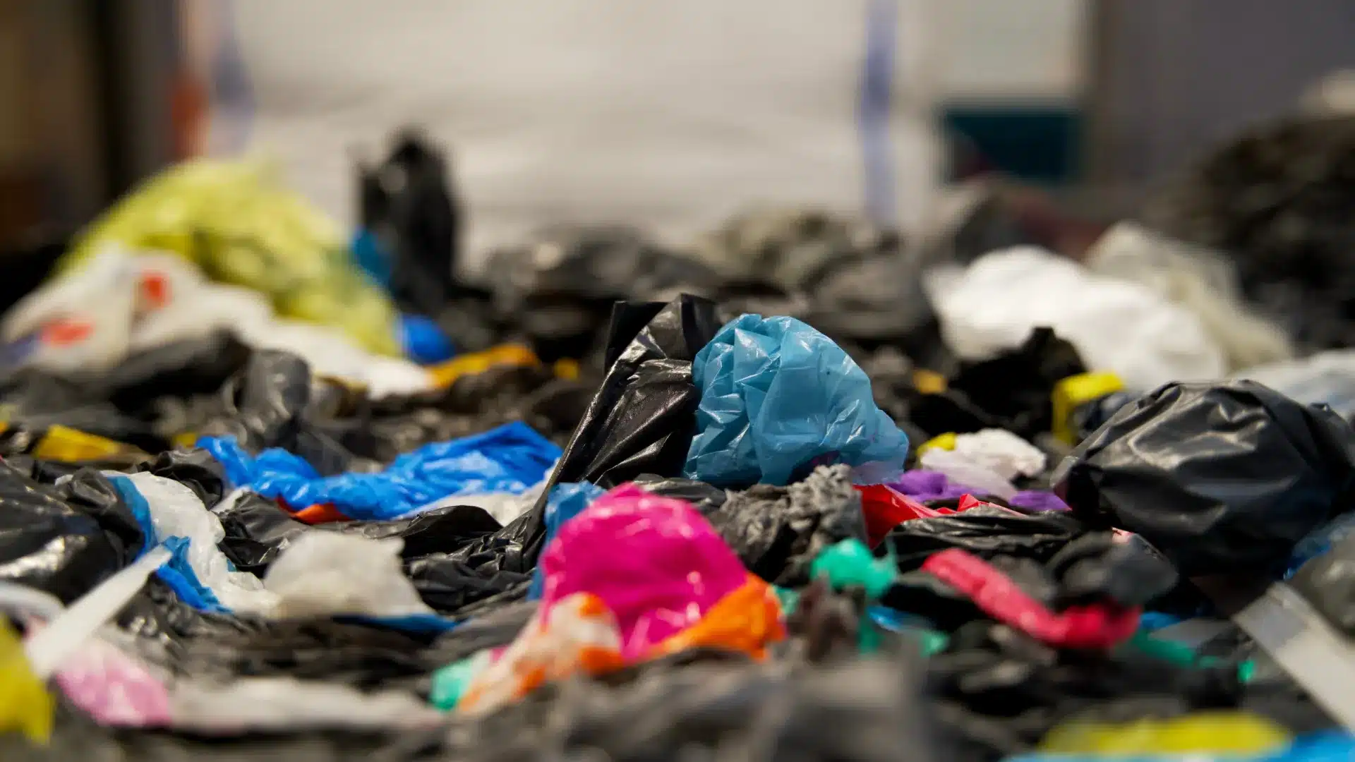 Les élus demandent au gouvernement de contenir la taxe sur les déchets "insupportable".