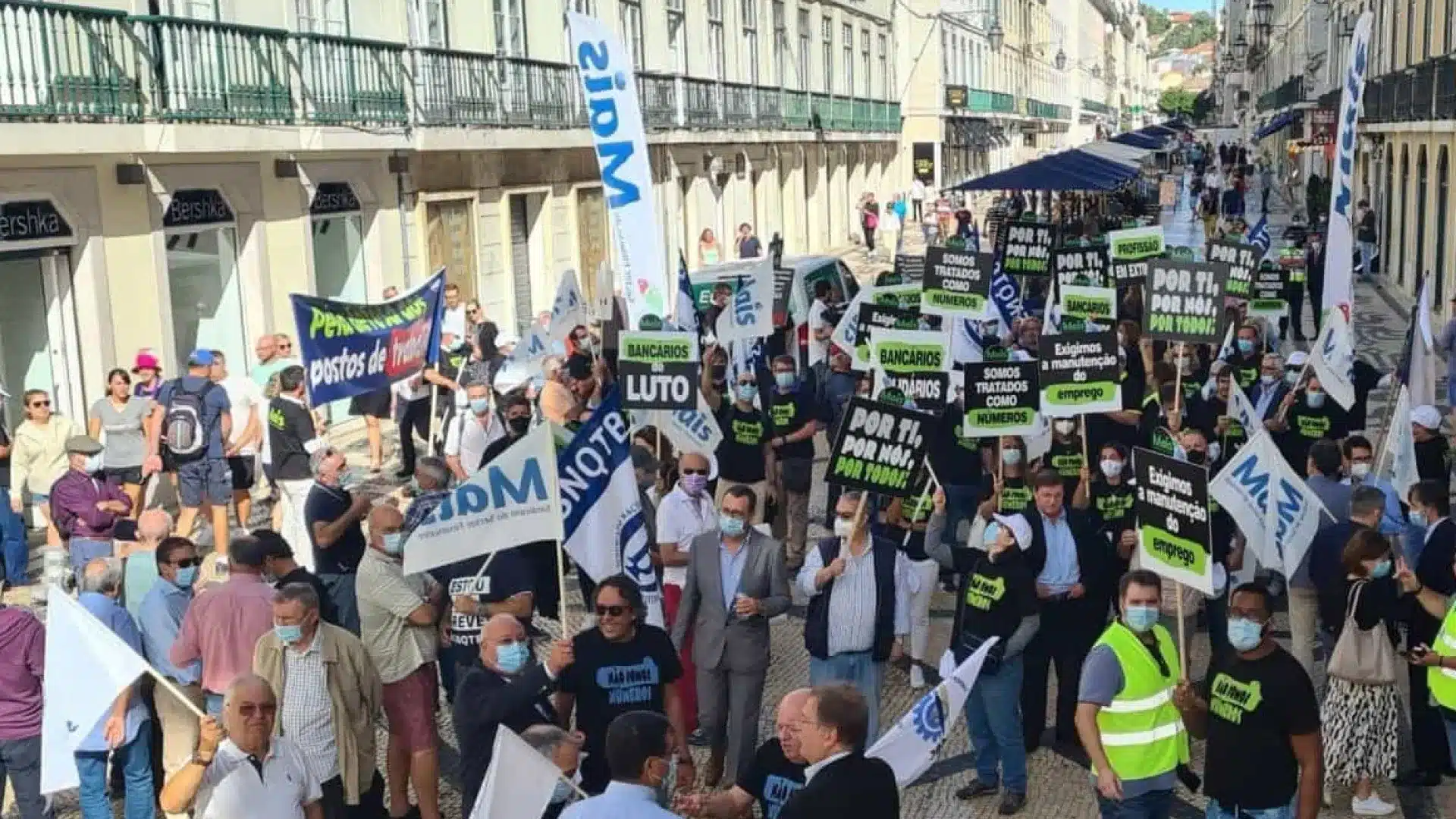 Les employés de banque de l'UGT estiment que le gouvernement doit abandonner le paquet de réformes du travail.