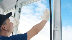 Les fabricants de fenêtres demandent au gouvernement de baisser les taux d'intérêt pour améliorer les habitations.