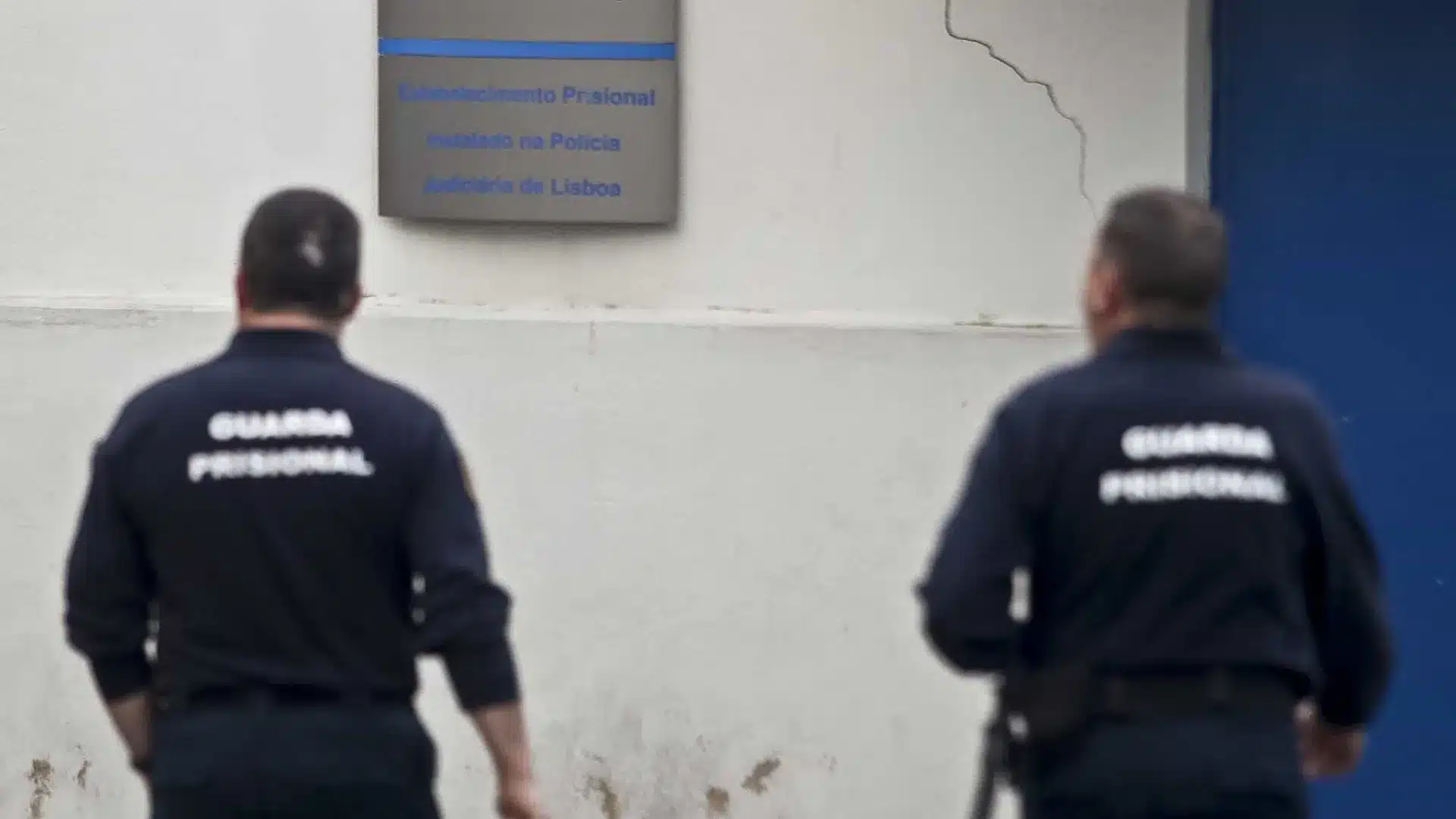 Les gardiens de prison arrivent à un accord avec le gouvernement et renoncent à la grève générale.