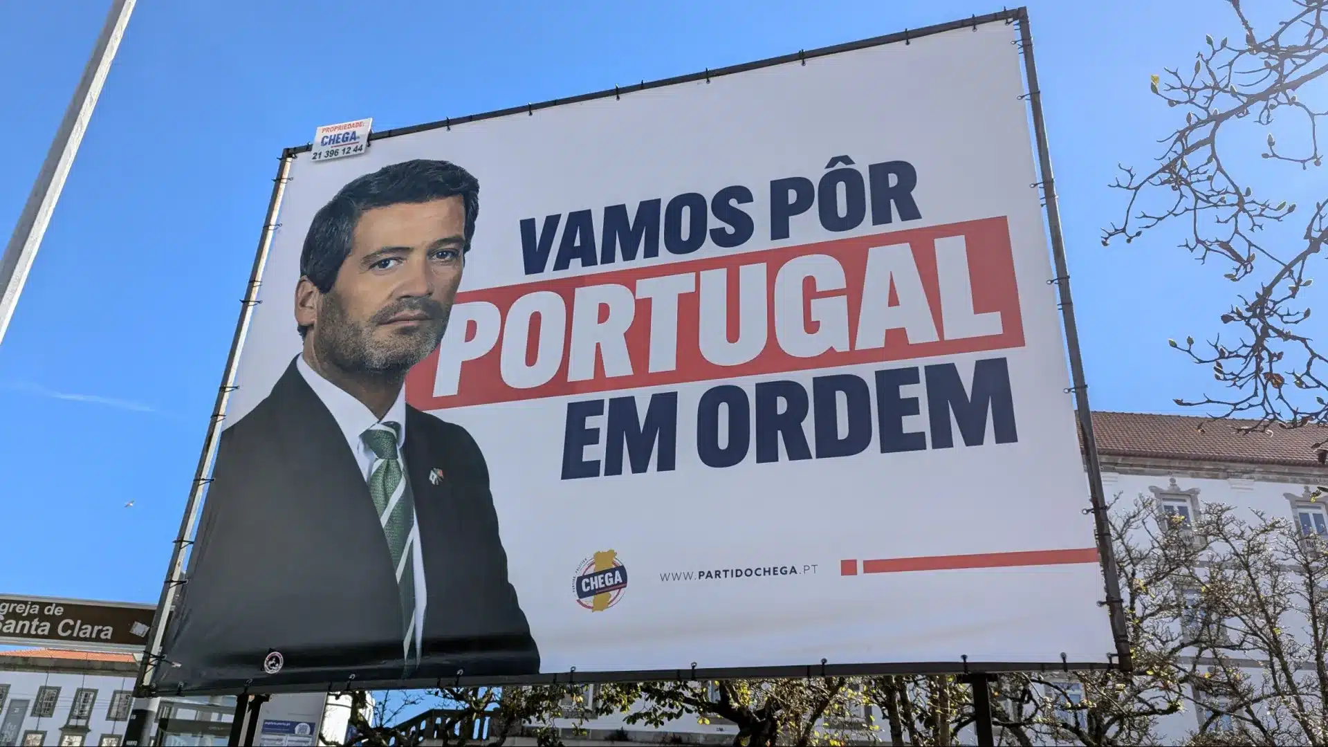 "Les gitans et tous". Les plaignants dénoncent l'impact des affiches de Chega.