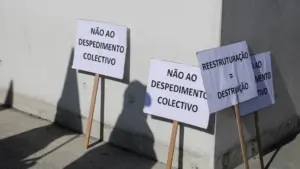 Les licenciements collectifs atteignent 5.774 et dépassent l'année entière précédente.