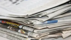 Les municipalités de l'intérieur achètent encore des journaux pour les écoles et les services.