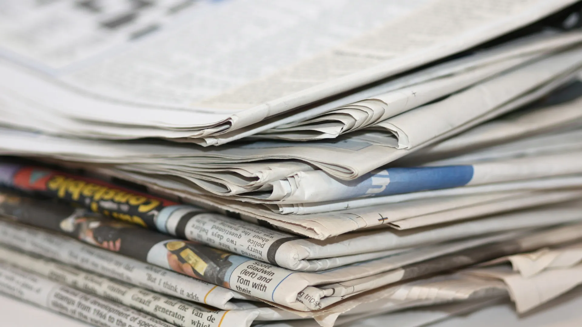 Les municipalités de l'intérieur achètent encore des journaux pour les écoles et les services.