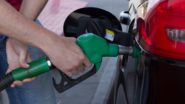 Les prix des carburants devraient baisser. Mais est-ce ce qui est arrivé ?