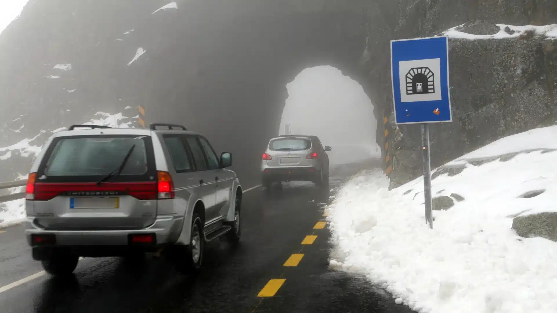 Les routes dans la Serra da Estrela rouvertes à 10h30 après des chutes de neige.