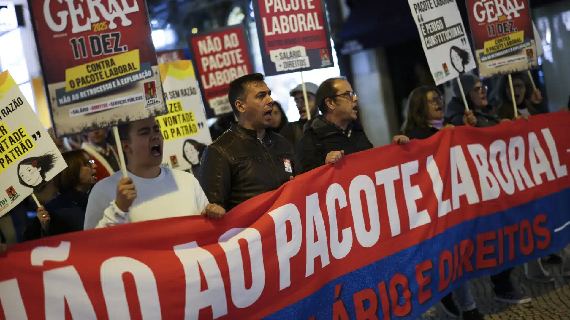 Les syndicats de Lisbonne défilent contre le paquet de réformes du travail et anticipent une grève générale.