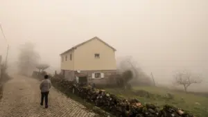 Les thermomètres descendent et 11 districts restent en alerte jaune jusqu'à samedi.