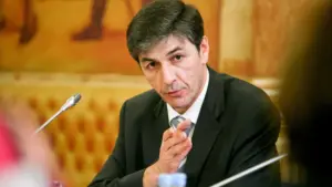 L'incertitude face au PRR est un "appel à la responsabilité", dit le gouvernement.