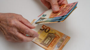 L'IRS baisse en 2026, le salaire minimum et les pensions augmentent. Rappelez-vous les valeurs.