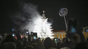 Lisbonne et Porto mènent les investissements des capitales de district pour Noël 2025.