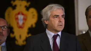 Ministre de la Défense et chefs militaires consultés sur les prêts européens