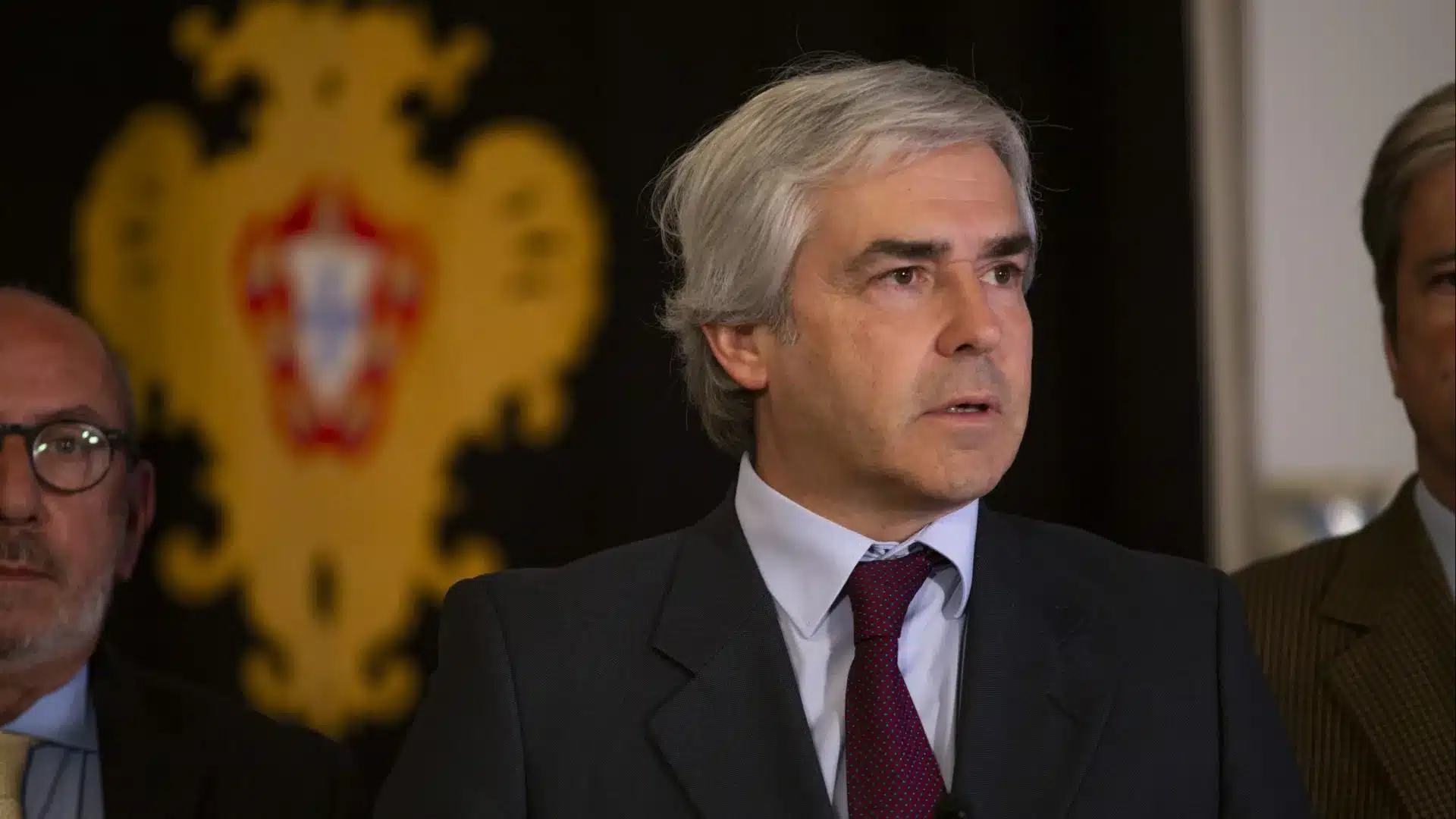 Ministre de la Défense et chefs militaires consultés sur les prêts européens