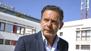 Monténégro rend visite à Marcelo. "J'apporte une accolade du peuple portugais."