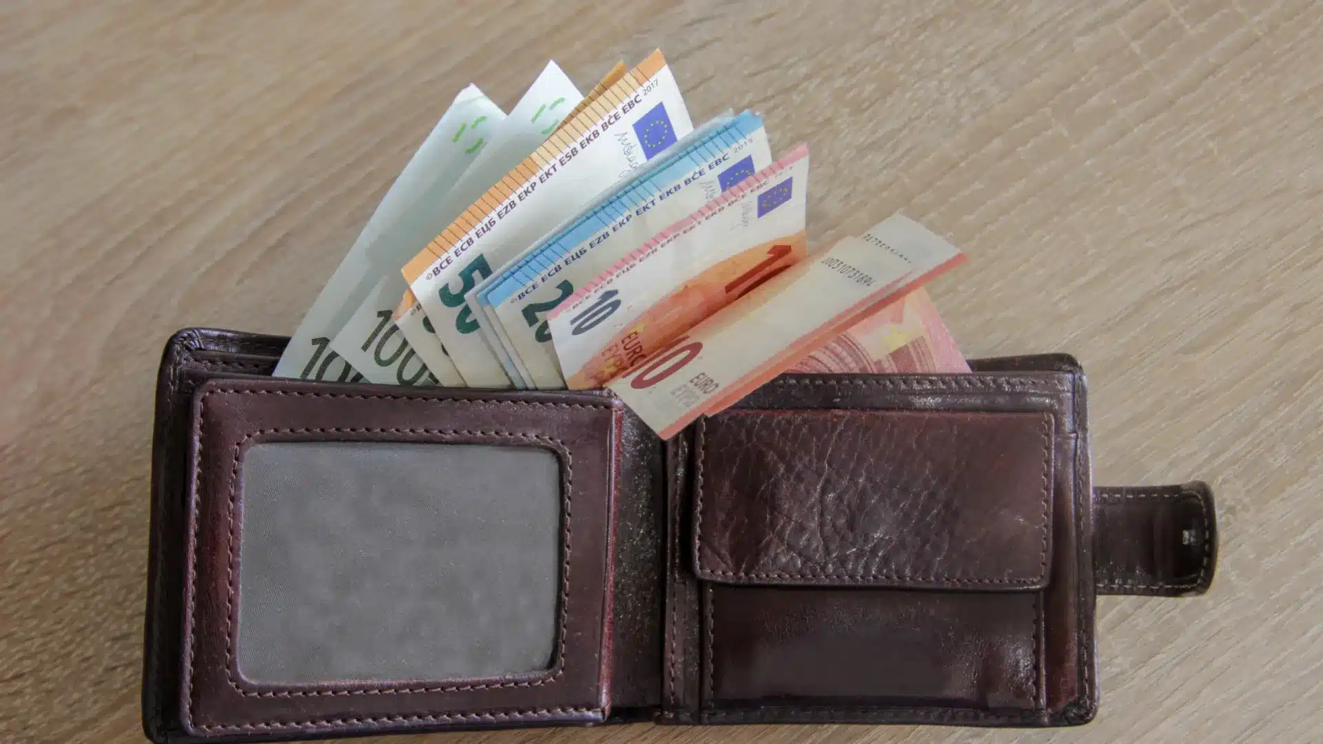 Officiel : Le salaire minimum national augmente à 920 euros en 2026.