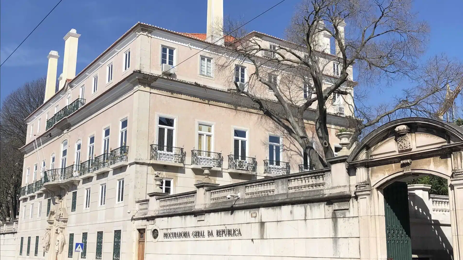 Opération Influenceur : Seuls les accusés ont eu accès aux dossiers, pas les journalistes.