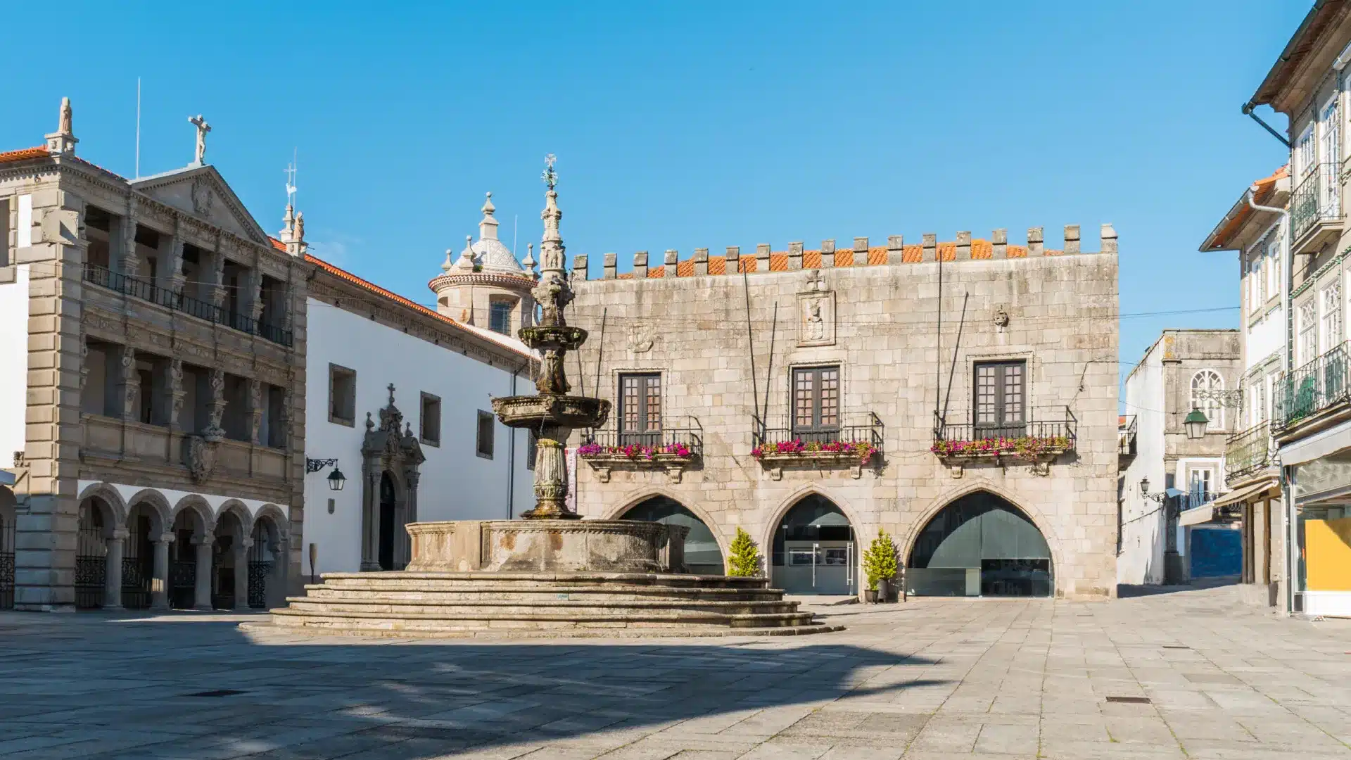 Plus de mille maires élisent les dirigeants de l'ANMP ce samedi.