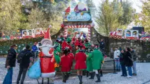 Police espagnole à la foire pour aider les citoyens en visite à Perlim