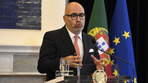 Près de 100 moutons meurent écrasés par un train à Montemor-o-Velho.