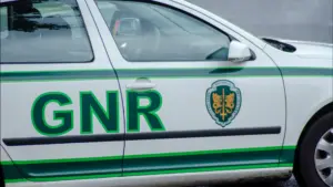 Présentations périodiques pour les jeunes détenus pour vols violents à Estarreja