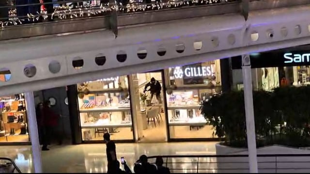 Regardez le moment du braquage de la bijouterie au Vasco da Gama (et de l'arrestation)