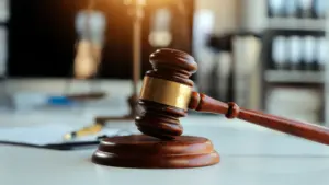 Responsable d'agence de voyages de Guimarães accusé de fraude avec des billets