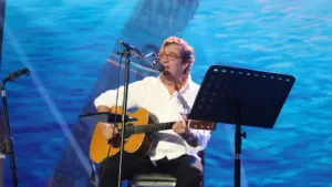 Rui Veloso va se produire à Porto et à Lisbonne en format trio de guitares.