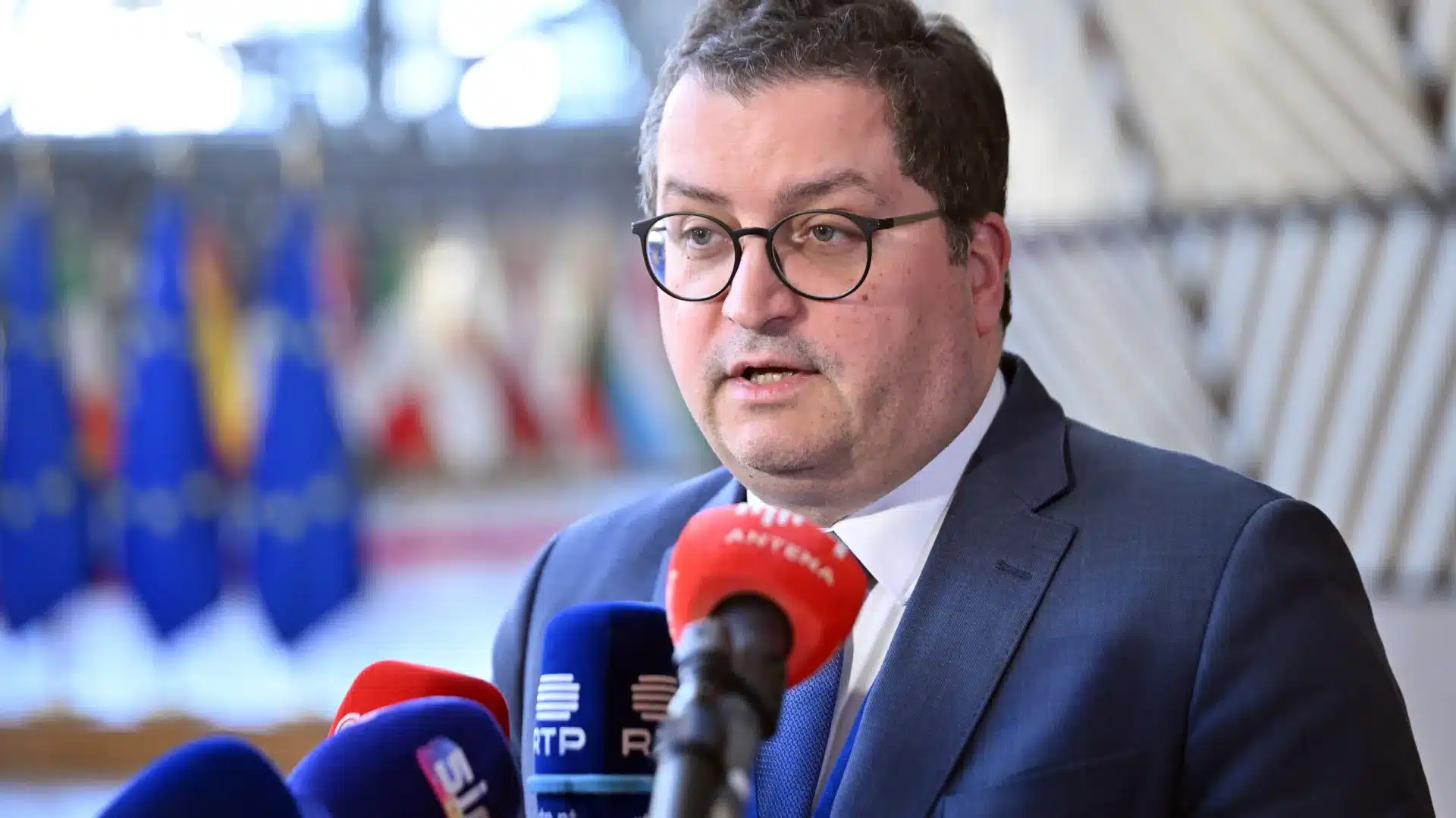 Salaire minimum de 1.600€ ? "Nous devons avoir de l'ambition", mais il n'y a pas de délais.