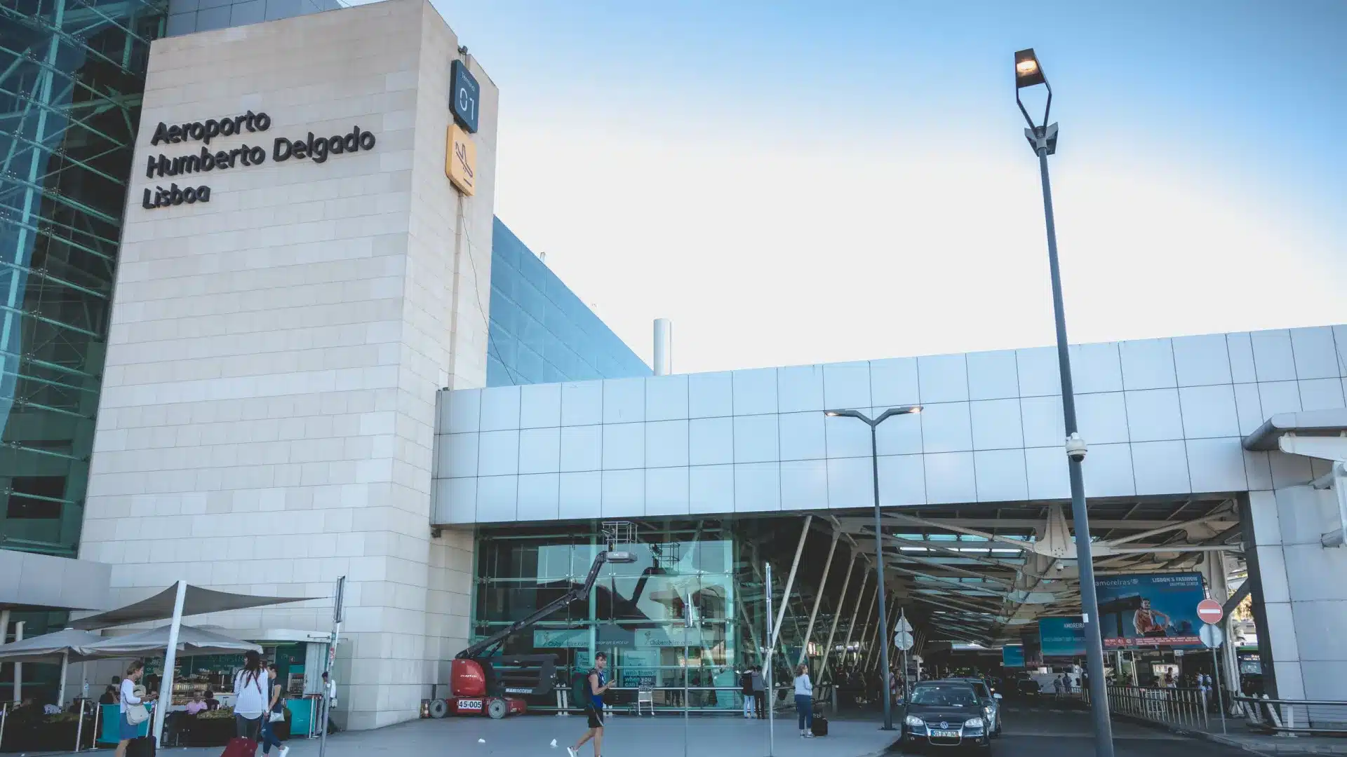 Trois détenus en fuite à l'aéroport de Lisbonne. Un pour fraude de 153 millions.
