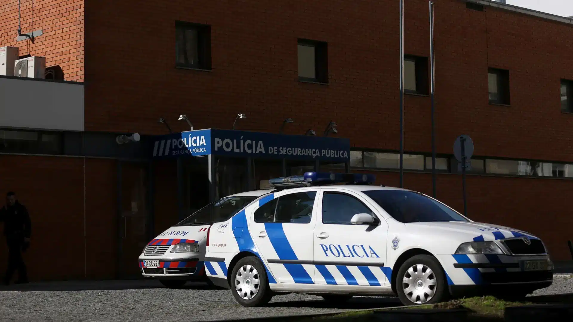 Un homme a menacé des policiers au commissariat de Peniche. Il a été condamné à une amende.