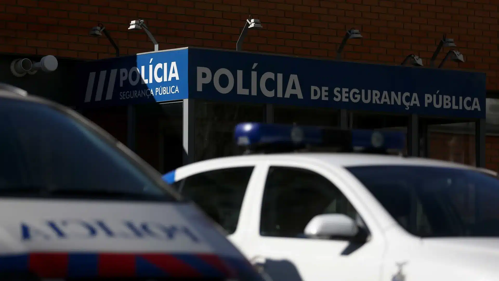 Un homme vole 290 euros dans un espace commercial à Marinha Grande. Il a été arrêté.