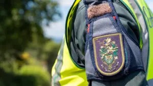 Un résident agresse trois personnes âgées à Ourique. Une des victimes est morte.