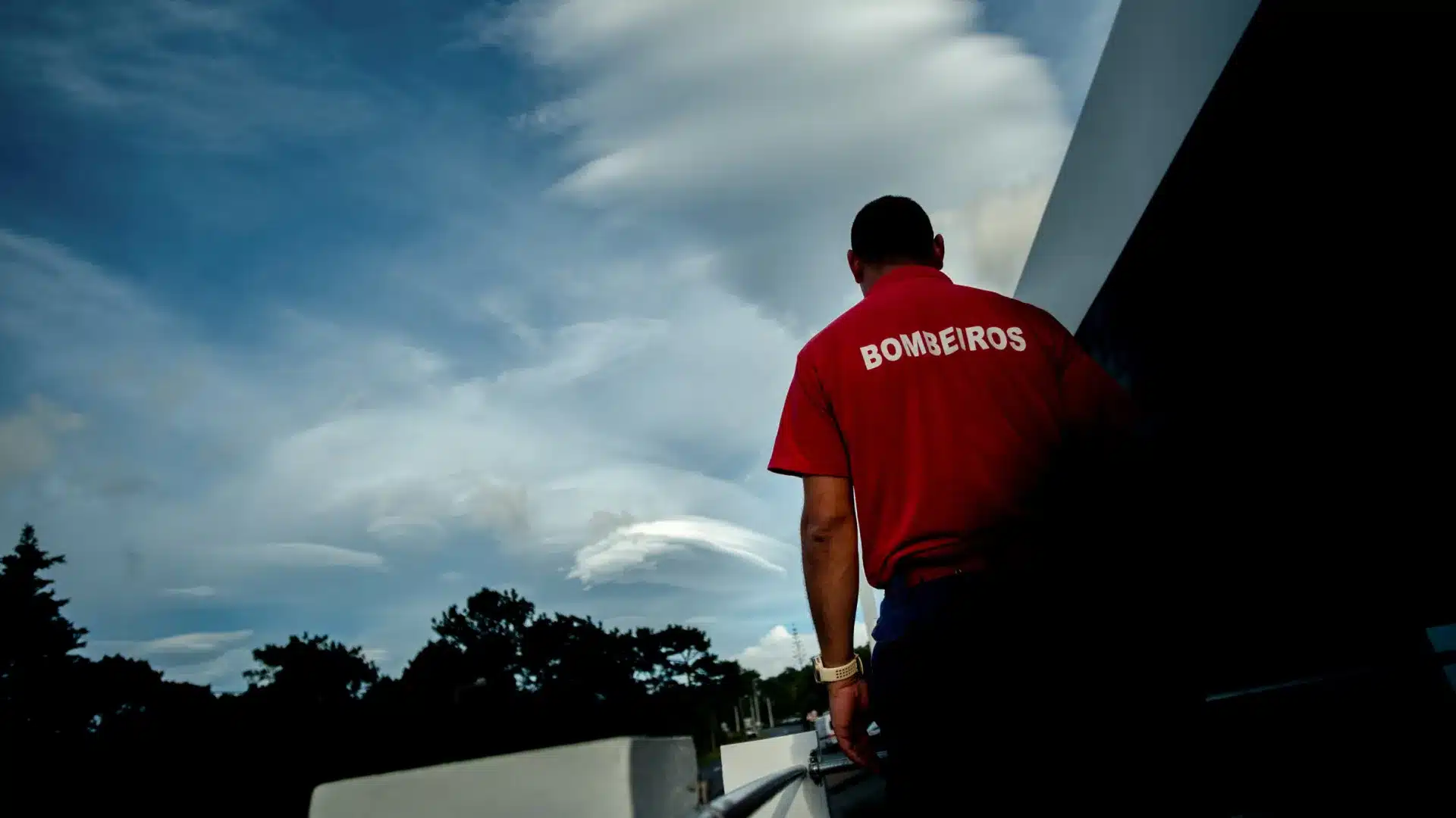 "Une pratique douteuse". Onze pompiers de Fundão arrêtés pour viol et contrainte